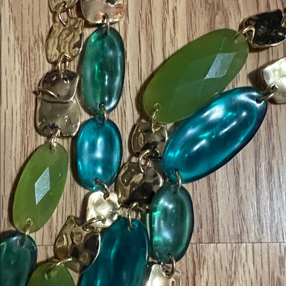 KASPER SHADES OF GREEN LARGE RESIN BEADED GOLD TOGGLE CLASP 18-21" NECKLACE-NWT - Picture 5 of 11